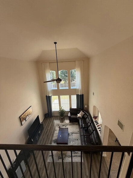 Building Photo - Room in House on Bridie Path