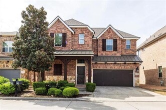 Building Photo - 1217 Naples Dr
