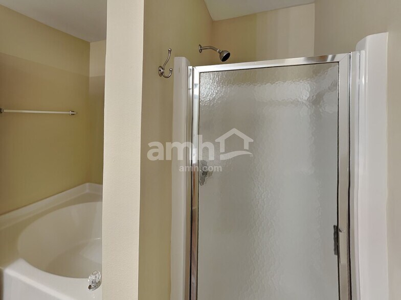 Building Photo - 1836 Meadow Crossing Dr