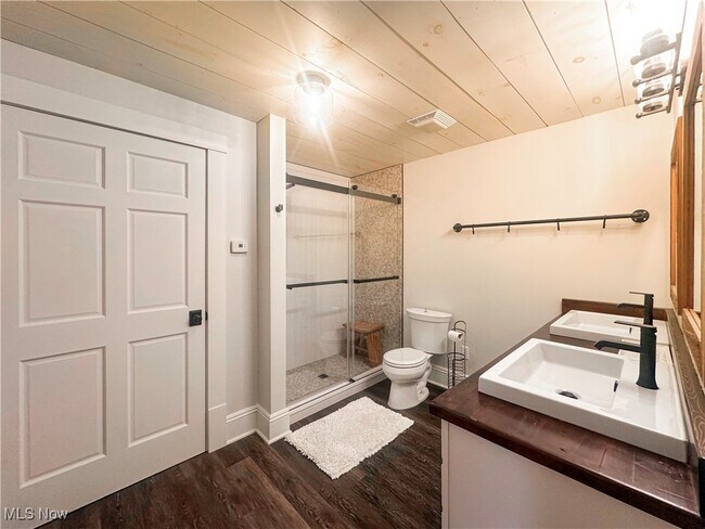 Building Photo - 6287 Riverview Rd