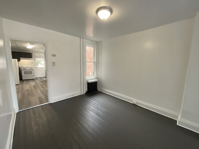 Building Photo - 730 W Mason Ave