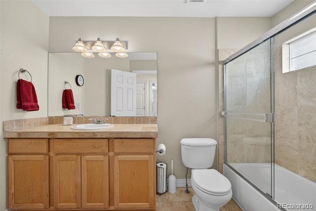 Building Photo - 2933 Lawrence St