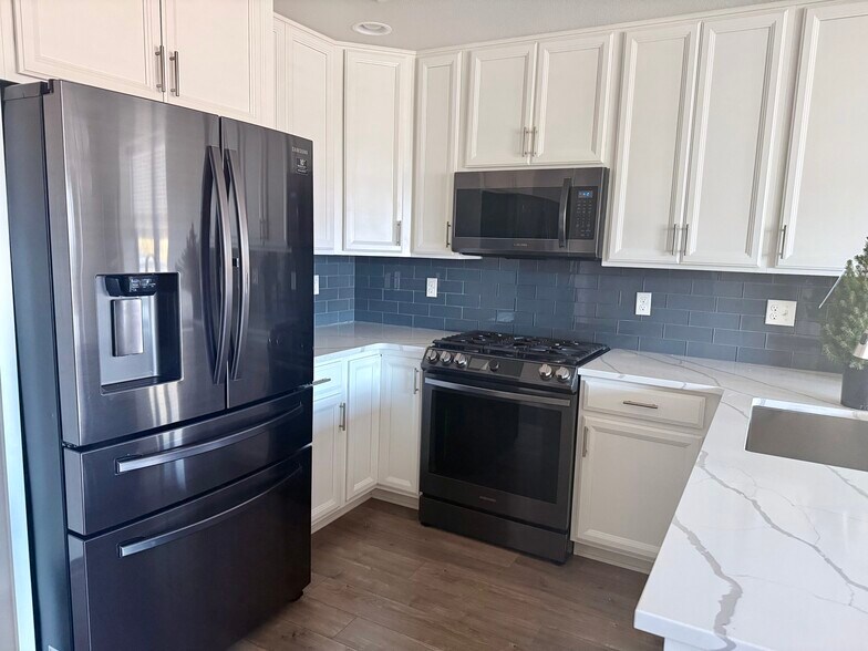 Building Photo - 9839 E 56th Pl