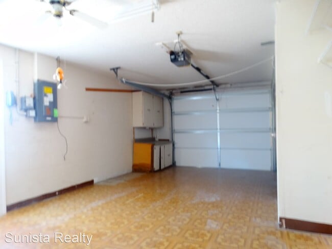 Building Photo - 3 br, 2 bath House - 7732 Salt Lane