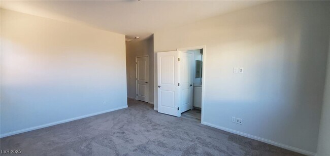 Building Photo - 5846 Steinbeck Vly St