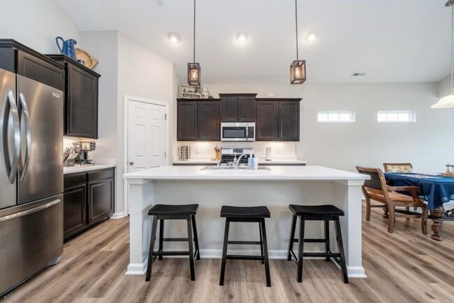 Building Photo - 5304 Maywood Dr