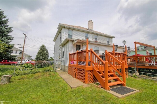 Building Photo - This adorable home is available for rent. This 2 bedroom property has bee renovated