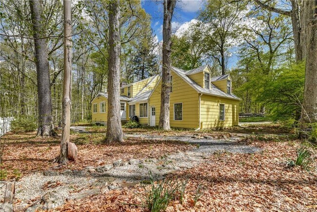 Building Photo - 792 Smith Ridge Rd