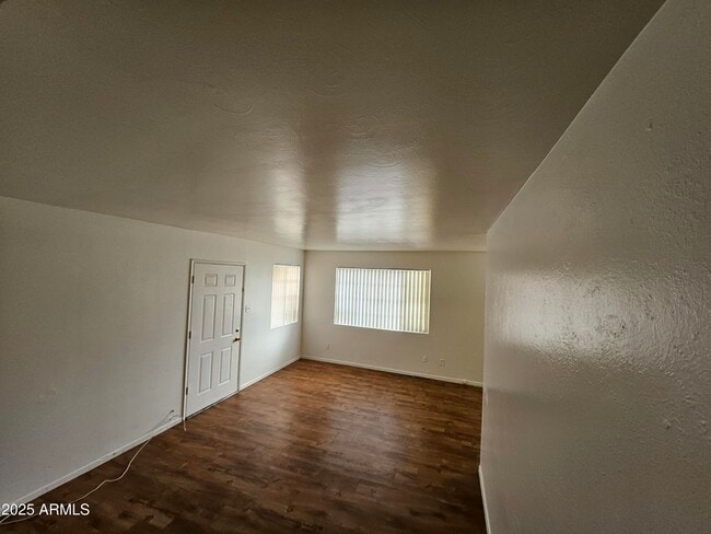 Building Photo - 5242 N 7th Ave