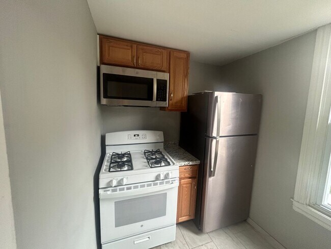 Building Photo - Nice 2Br house with or without voucher