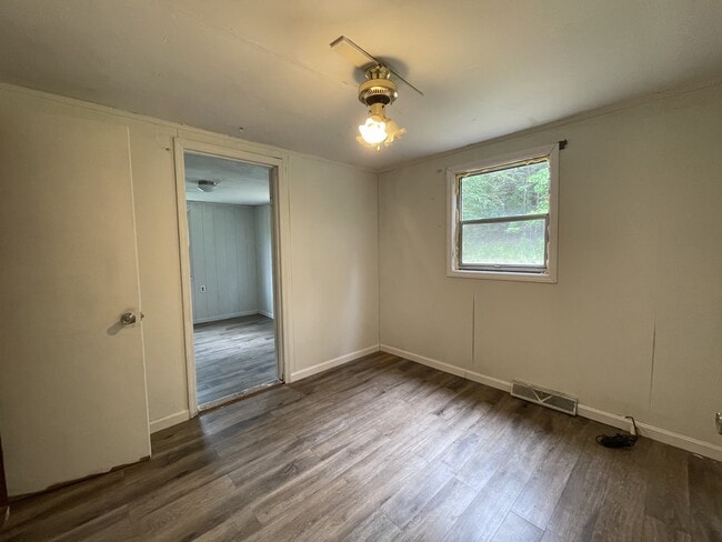 Building Photo - 1165 Hawkins Rd