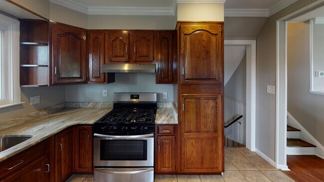Building Photo - 404 Jefferson Ct