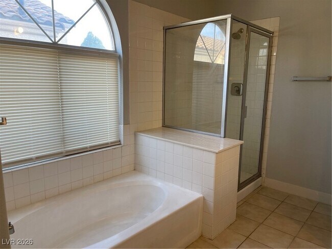 Building Photo - 1425 Dragon Rock Dr