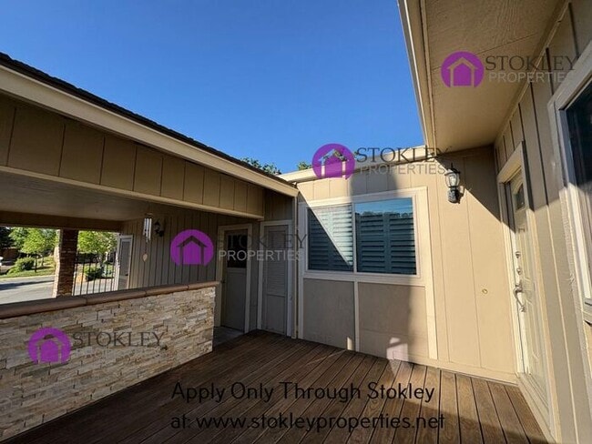 Building Photo - 323 Thistle Cir