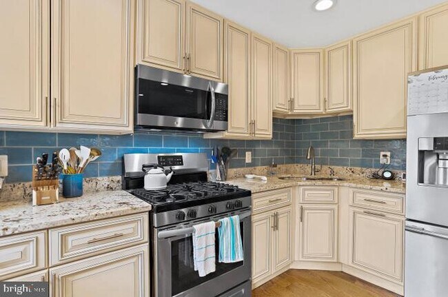 Building Photo - 2347 S Arlington Ridge Rd