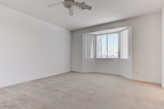 Building Photo - 10381 Walking View Ct