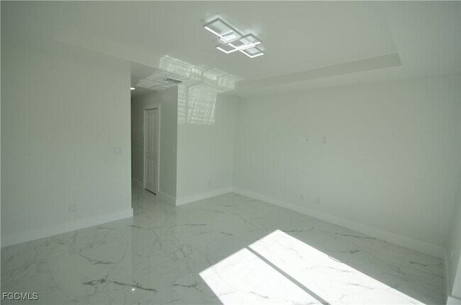 Building Photo - 1132 Edelweiss St E