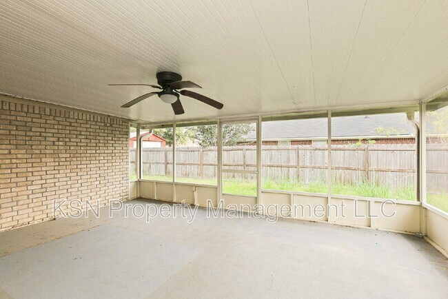 Building Photo - 17 Arbor Ridge Way
