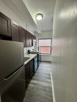 Building Photo - 7453 N Greenview Ave