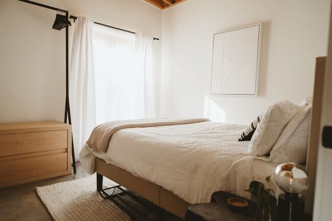 Building Photo - 514 Hook St