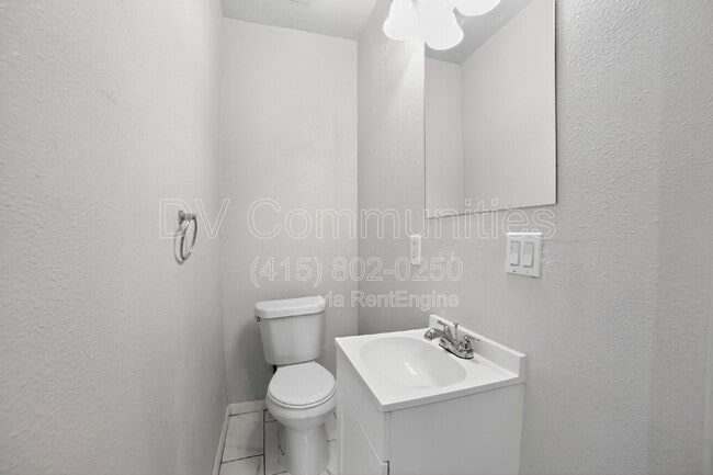 Building Photo - 3916 2nd St