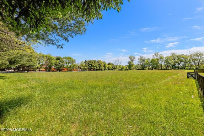 Building Photo - 13 Driftwood Ln