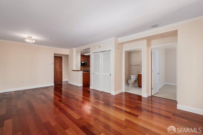 Building Photo - 246 2nd St