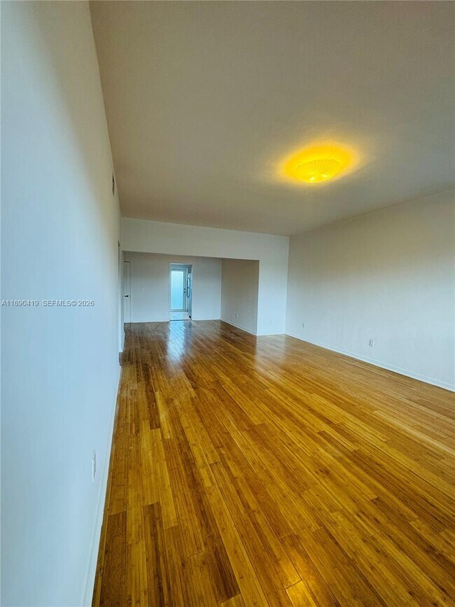 Building Photo - 1905 Calais Dr