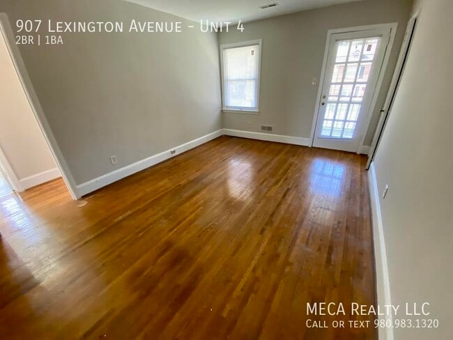 Building Photo - 907 Lexington Ave