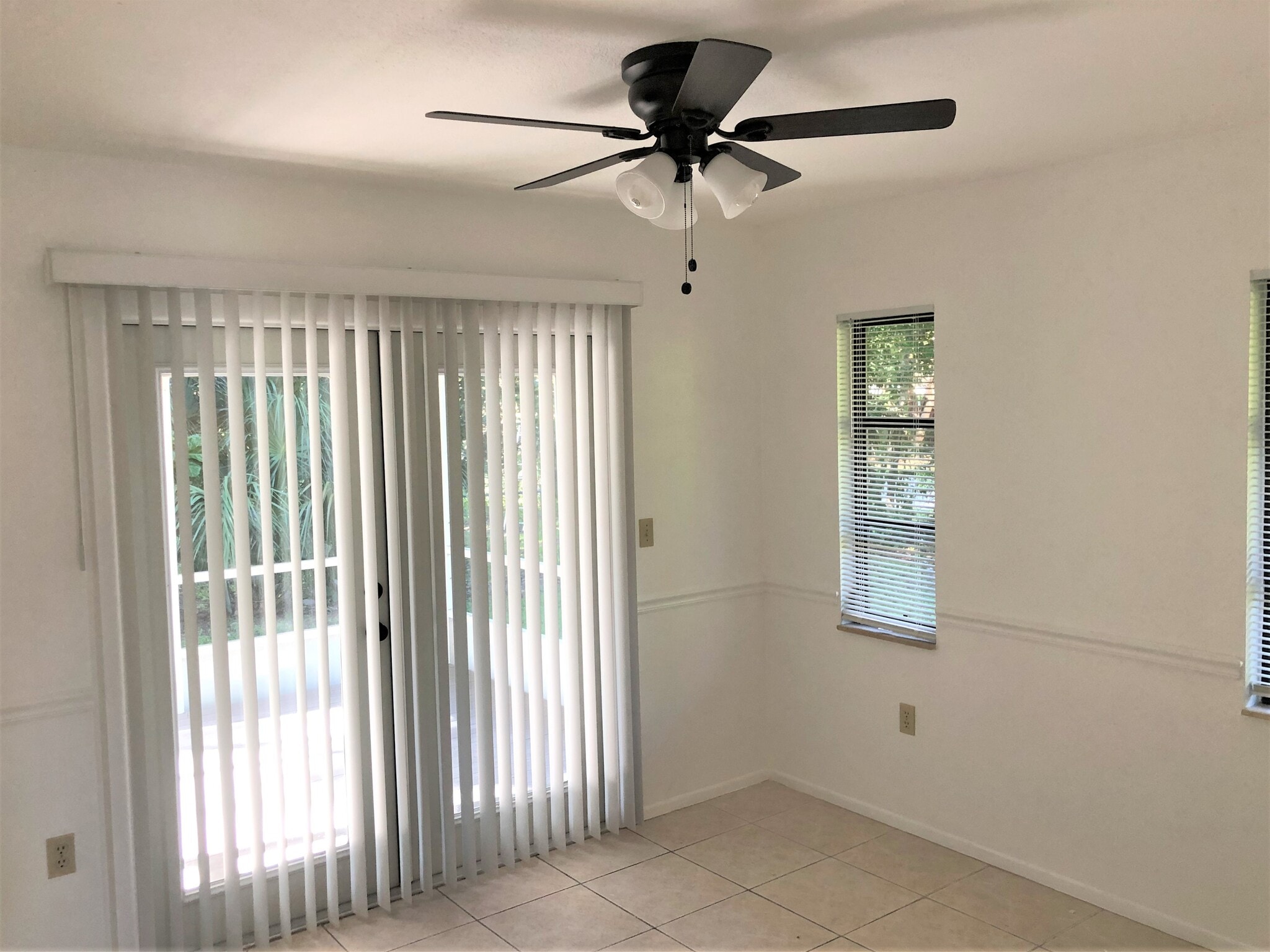 Building Photo - 2387 Datura St