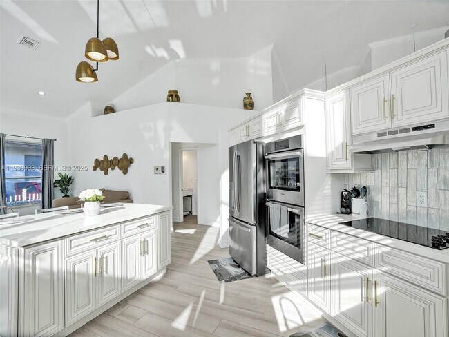 Building Photo - 4310 NW 63rd Ave