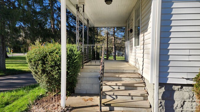 Building Photo - Exquisitely remodeled single-family home, ...