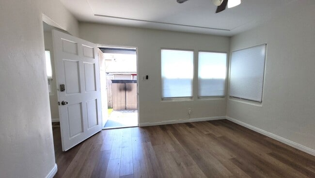 Building Photo - Newly Renovated Home