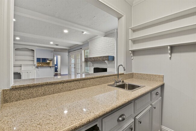 Building Photo - 3838 Glenheather Dr