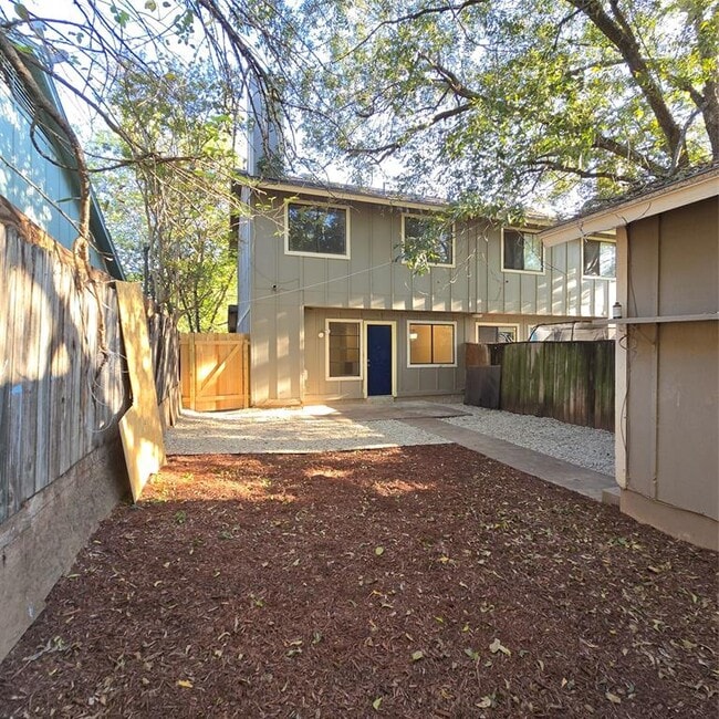 Building Photo - 1305 Dobie Dr