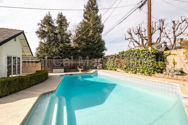 Building Photo - 3 Bedroom/2 Bath Home Near Panorama Bluffs and Garces High School - $2750 Per Month!