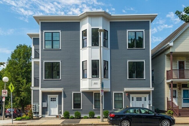 Building Photo - 3240 Washington St