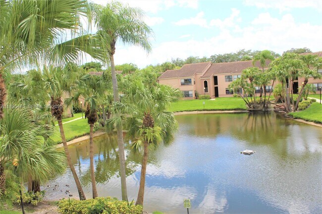 Building Photo - 2926 S University Dr