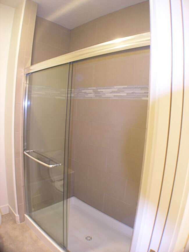 Building Photo - 2537 E Hidden Crk St