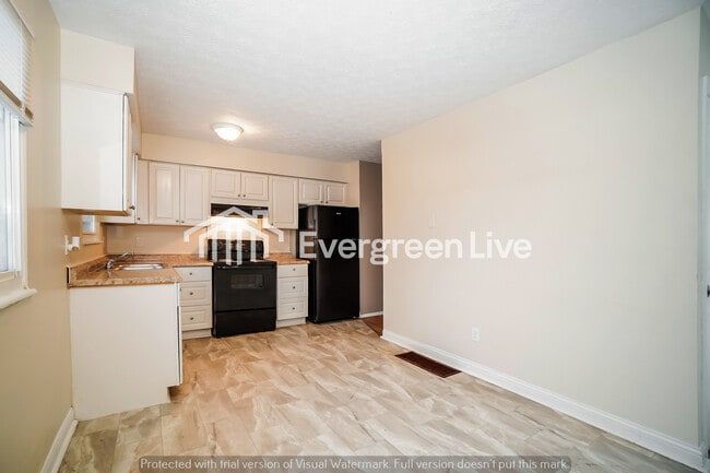 Building Photo - 3020 Rivercliff Rd