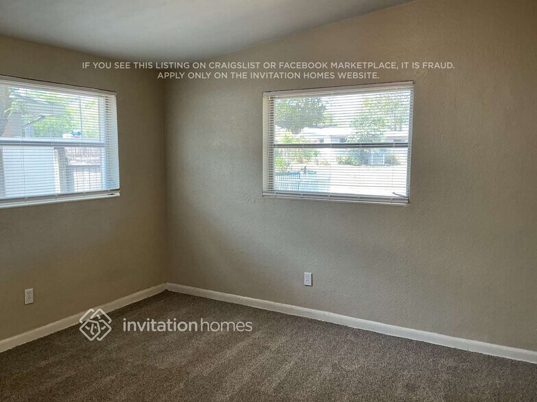 Building Photo - 2209 Curtis Dr S