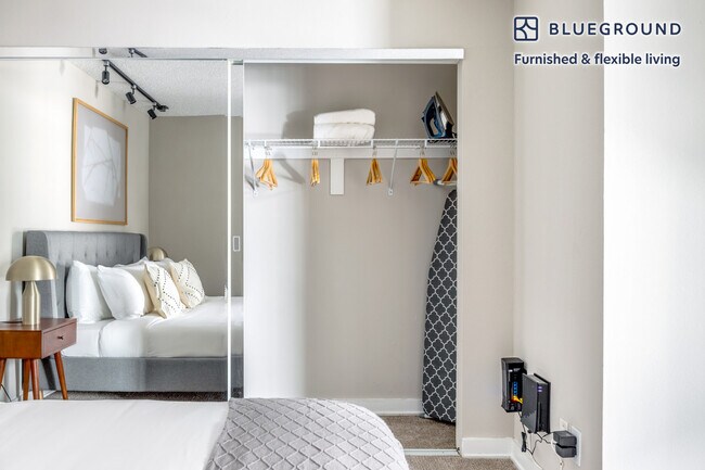 Building Photo - 616 Esplanade-SI FL2-ID440