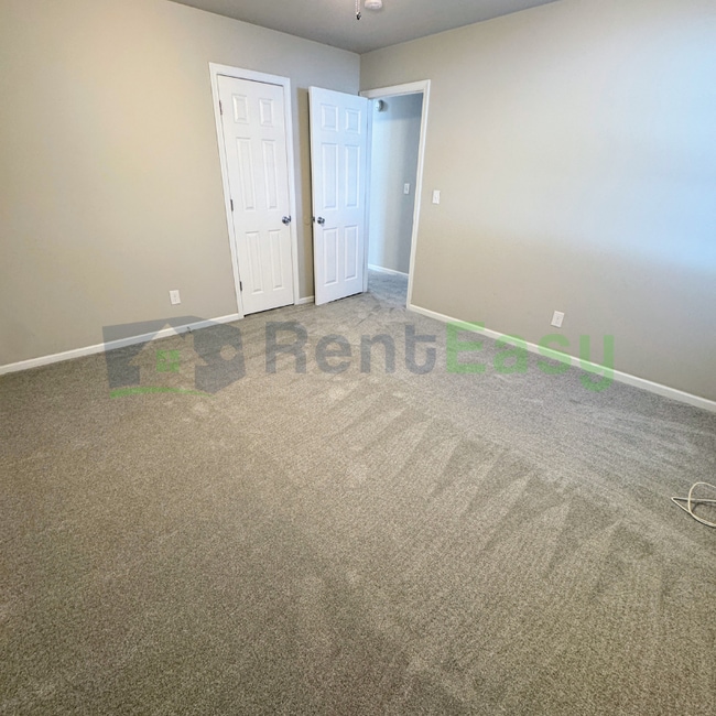 Building Photo - 1327 Hazel Ave