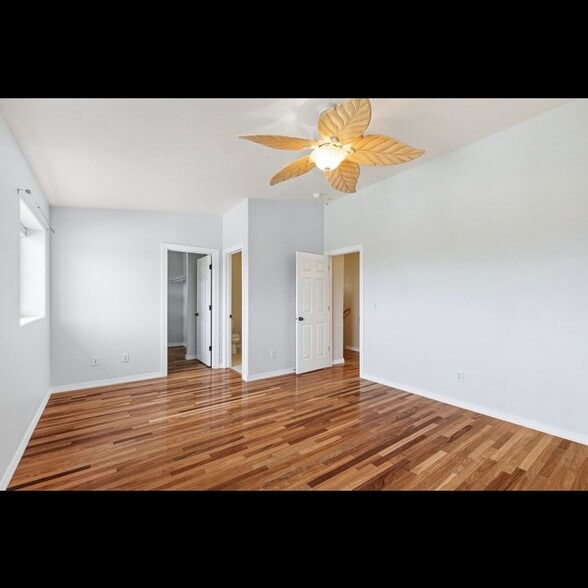 Building Photo - 825 Crestmont Way