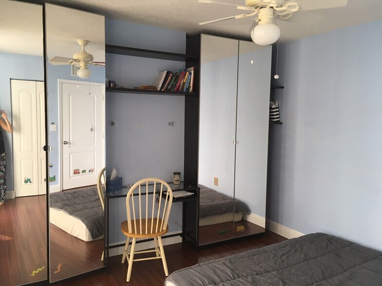 Building Photo - 1200 Brickell Bay Dr