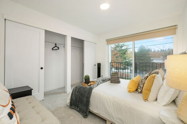 Building Photo - 6030 Sand Point Way NE