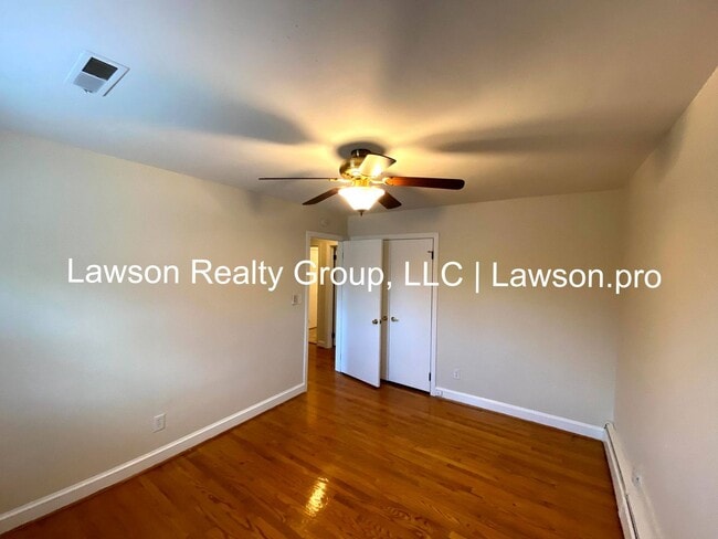 Building Photo - 1706 Glendon Rd