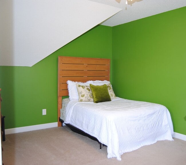 Building Photo - Wonderful Home in the Willow Lakes Community!