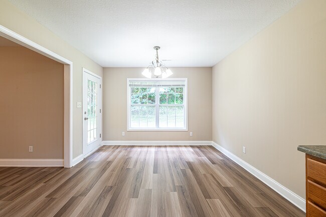 Building Photo - 637 Marston Ln