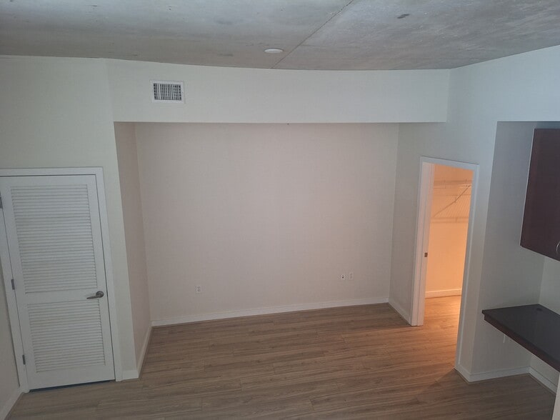 Bedroom - 777 N Ashley Dr